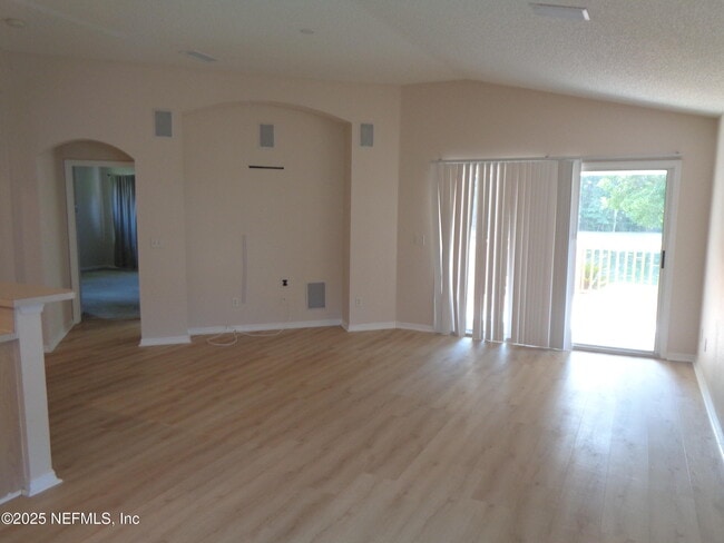Building Photo - 153 Dover Bluff Dr