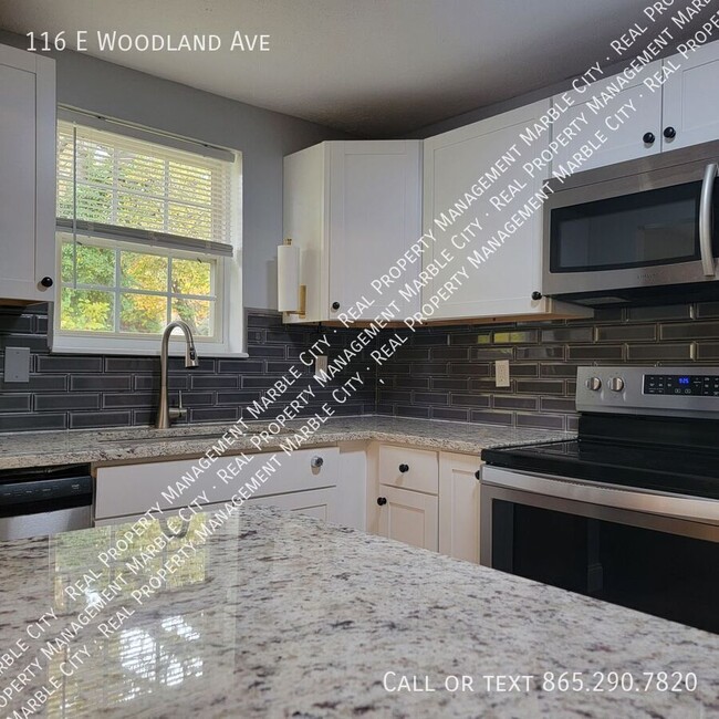 Building Photo - Beautiful Updated 2bd Home, reduced in price!