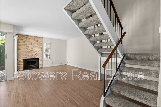 Building Photo - 433 Garden Creek Pl
