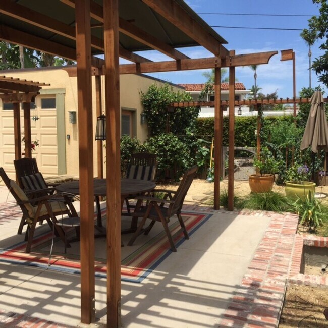 Building Photo - Furnished Room For Rent- Talmadge Dr./ Kensington