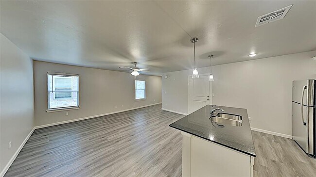 Building Photo - 11207 Howard Dr