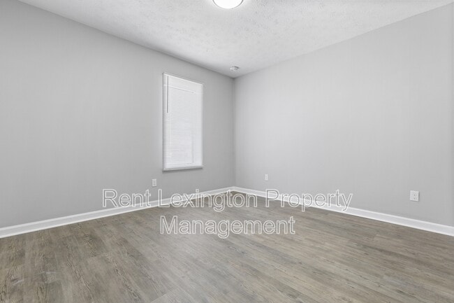 Building Photo - 1649 Foxhaven Dr