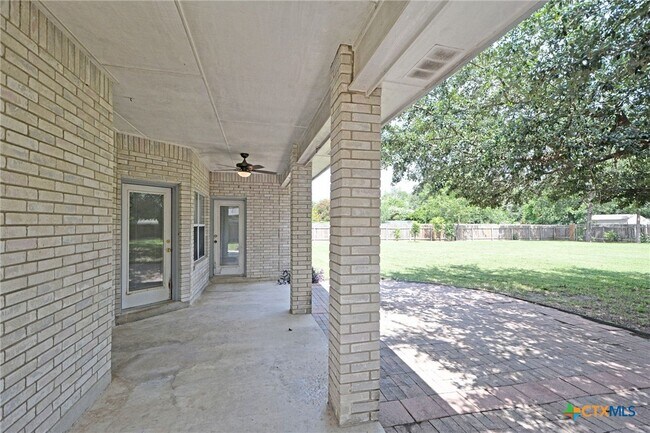 Building Photo - 380 Las Brisas Blvd