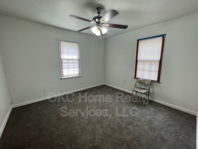 Building Photo - 552 E Grumman Dr