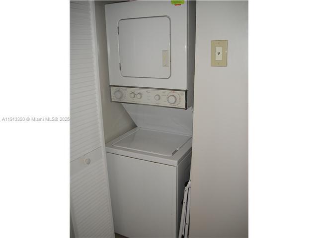 Building Photo - 4301 Collins Ave