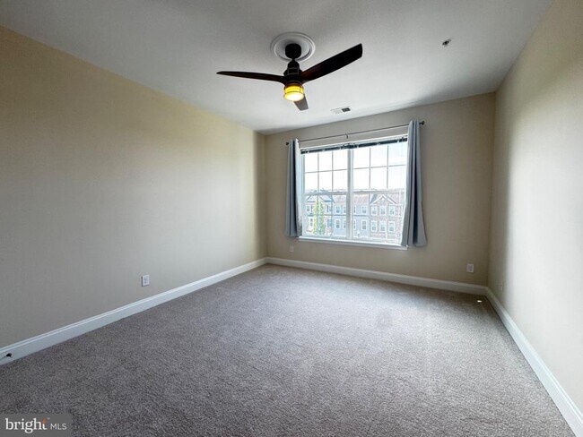 Building Photo - 9204 Charleston Dr