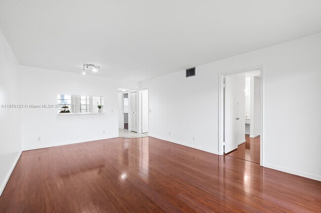 Building Photo - 650 SW 124th Terrace