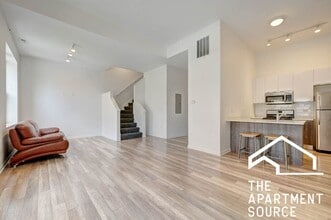 Building Photo - Condo Quality Duplex up 2 Bed/2.5 Bath, In Unit W/D