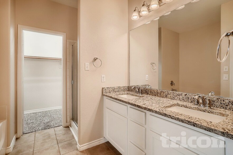 Building Photo - 214 Bob White Dr