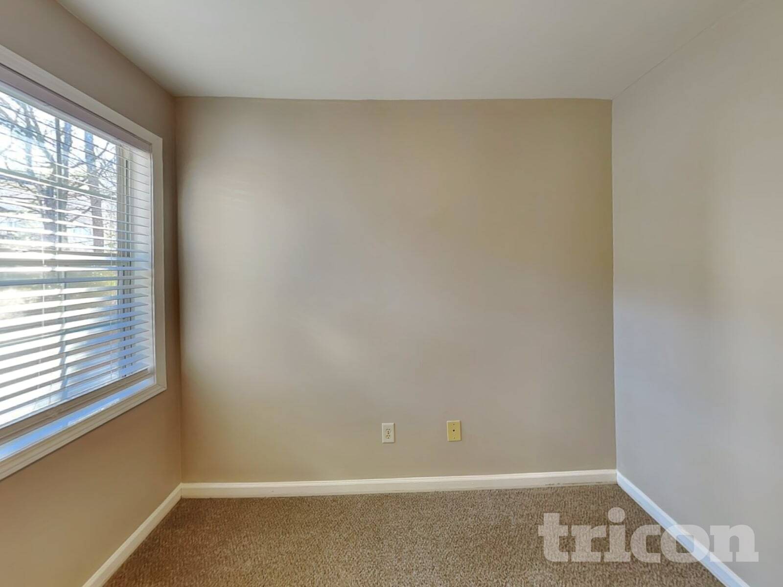 Building Photo - 12264 Crestwood Ct