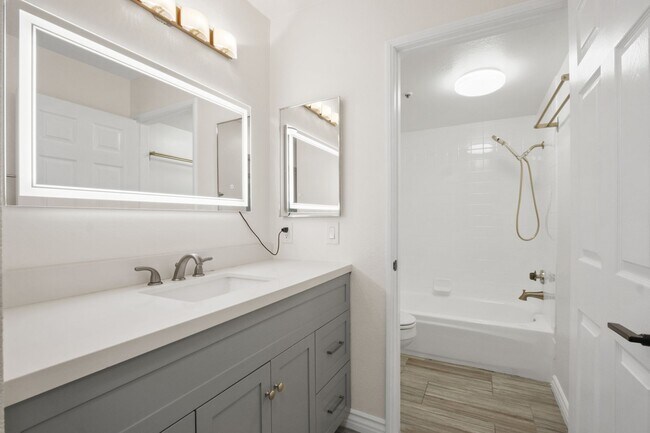 Building Photo - Beautiful 2-Bedroom, 2-Bath Condo in Prime Fullerton Location
