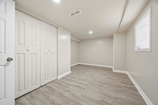 Building Photo - 11224 S Hermosa Ave