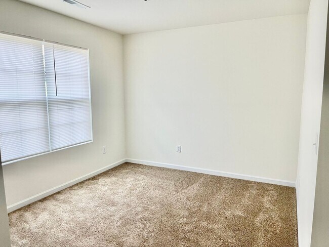 Building Photo - Available Now – Spacious 4BR Home on 1.5 Acres in Rural Hall!