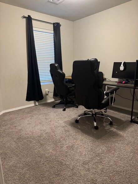 Building Photo - 1718 Carnley St