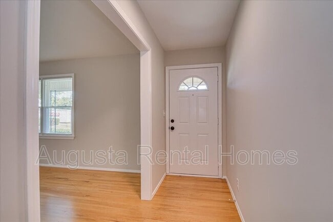 Building Photo - 3210 Trailwood Ct