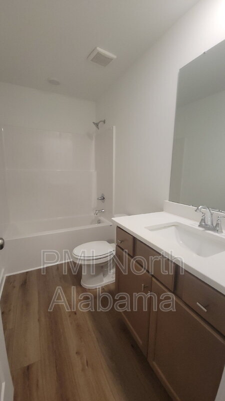 Building Photo - 7601 Discovery Pt Dr NW