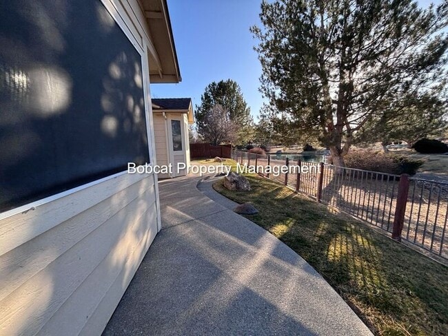 Building Photo - 1054 Camellia Ct