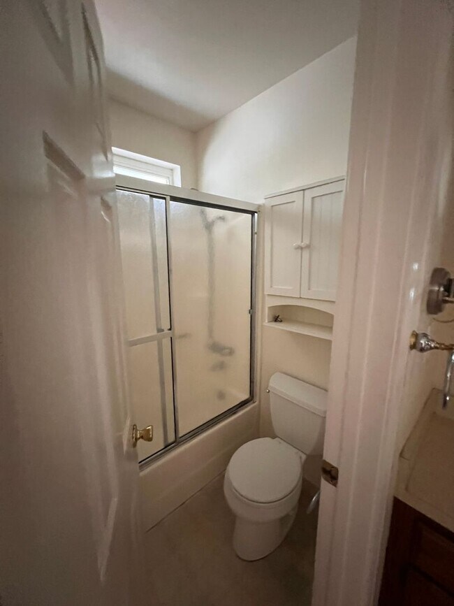 Building Photo - Newbury Park - Three bedroom, bonus room (could be 4th bedroom, 2.5 bathrooms