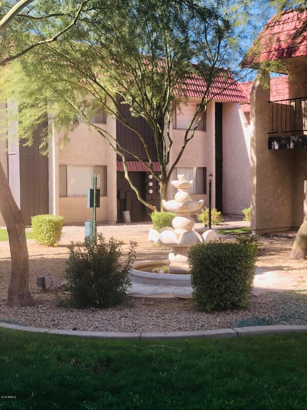 Building Photo - 700 W University Dr