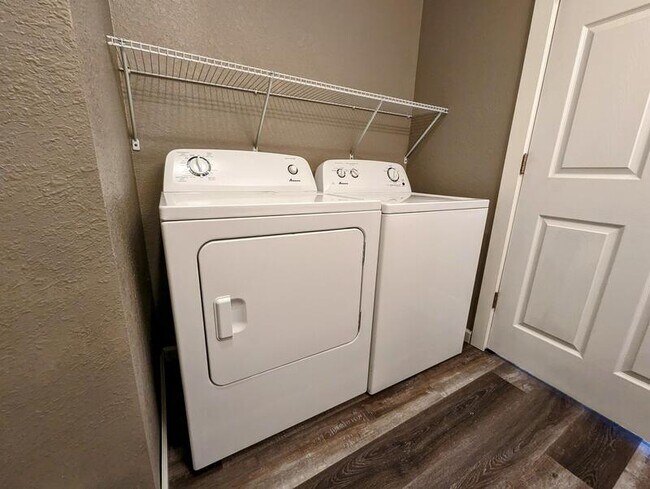 Building Photo - 1319 B Ave W