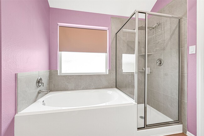 Building Photo - 1922 Ballesteros St