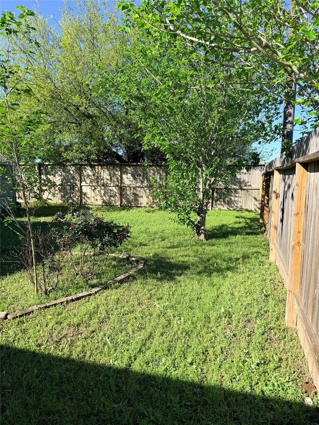 Building Photo - 15823 Regal Trace Ln