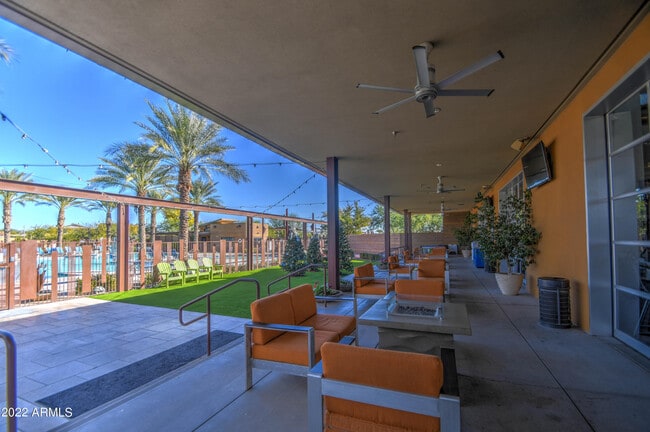 Building Photo - 4655 S Vapor