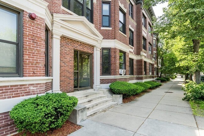 Building Photo - 1706 Commonwealth Ave
