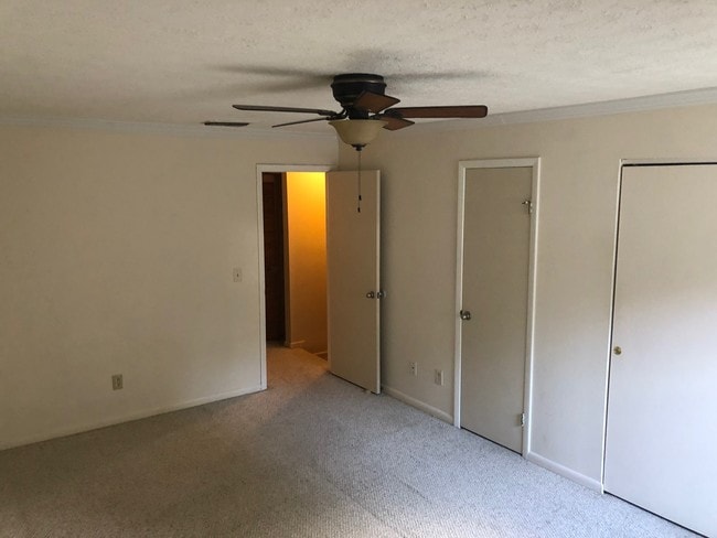 Building Photo - 608 Lynchburg Dr