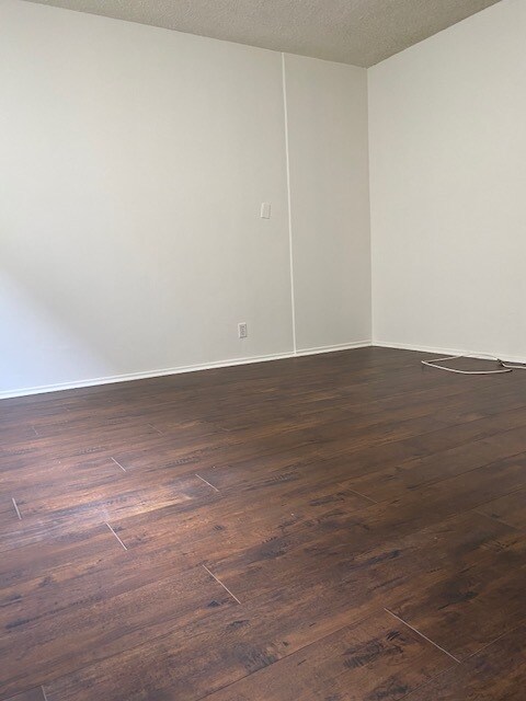 Building Photo - 911 N Harper Ave