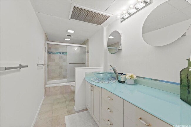 Building Photo - 1650 Ala Moana Blvd