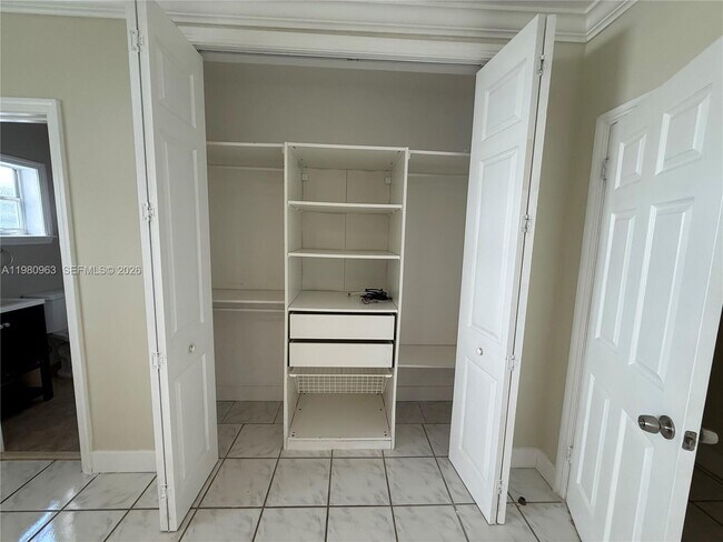 Building Photo - 2200 S Ocean Dr