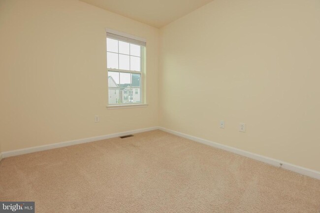 Building Photo - 7954 Blue Stream Dr