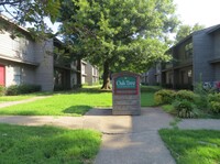 Building Photo - 2628 Kantz Dr