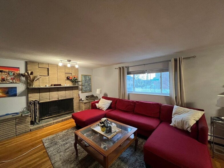 Primary Photo - 34 Grandview Ave