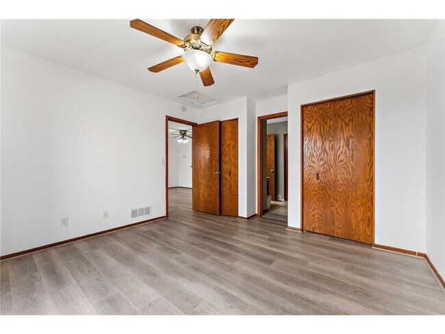 Building Photo - 4218 Sylvia Ln S