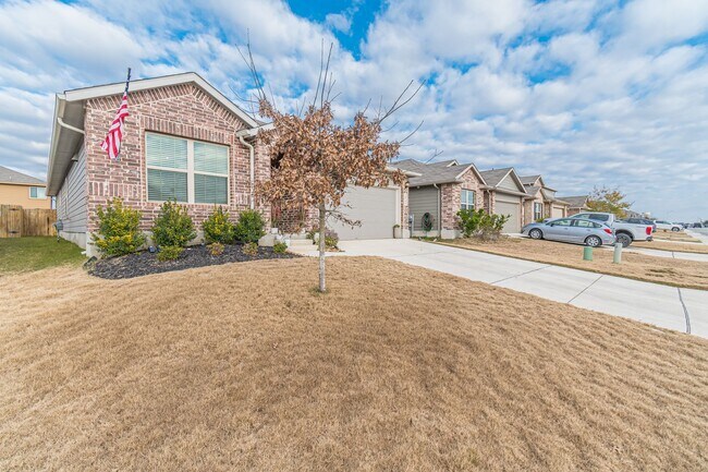 Building Photo - 2569 McCrae