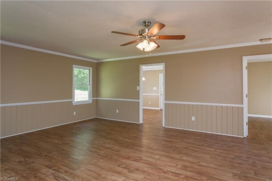 Building Photo - 204 Brambleton Ct