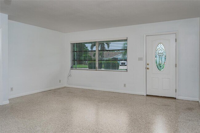 Building Photo - 1225 Casabella Dr