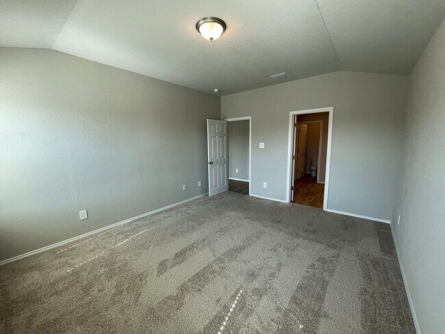 Building Photo - Beautiful 4x2 Rental Home in NBTX!