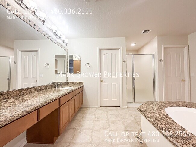 Building Photo - 1648 E Canyon Way