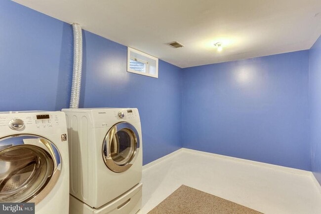 Building Photo - 839 N Greenbrier St