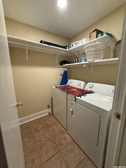 Building Photo - 402 W Elsmere Pl