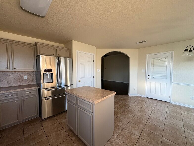 Building Photo - 2508 Isabelle Dr