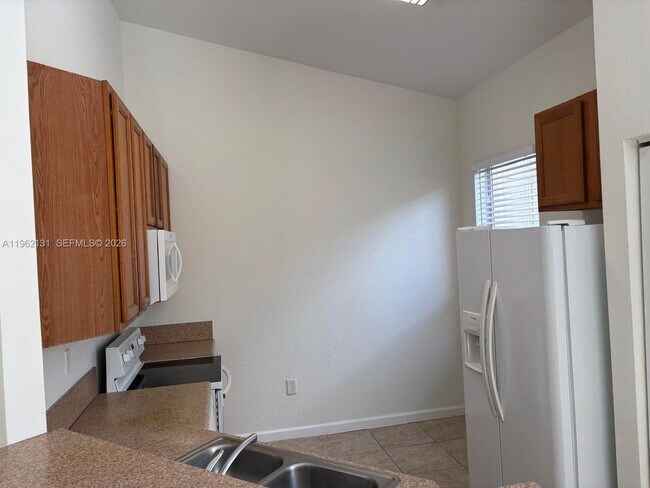 Building Photo - 3964 NE 11th Dr