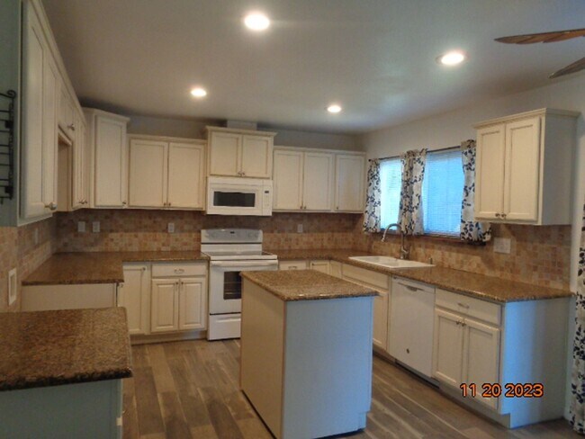 Building Photo - 720 Devonshire Ct