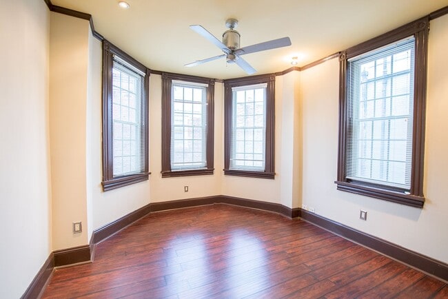 Building Photo - Charming Three Bed Point Breeze Townhome