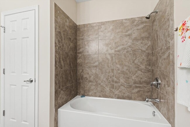 Building Photo - 256 Vivian James Dr