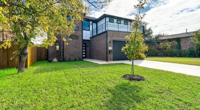 Building Photo - 2408 Peabody Ave