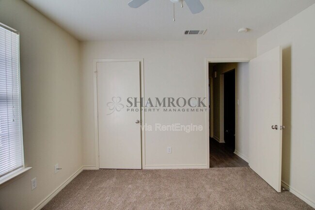 Building Photo - 10228 Iris Ln